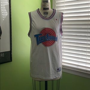 NWT champion tune squad Lola bunny jersey